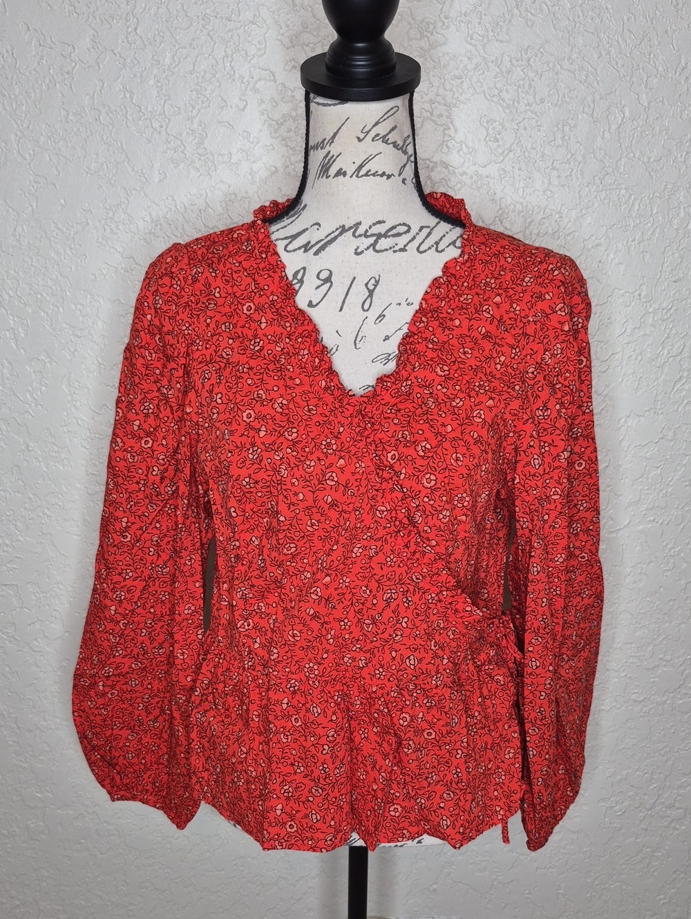 Universal Threads Floral Wrap Top Size XL